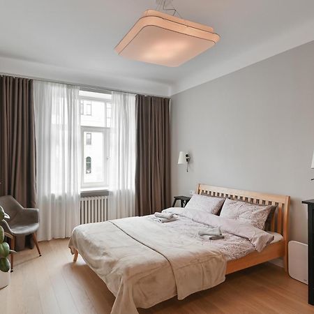 Modern 2-Bdrm Centre Apartment Riga Exterior photo